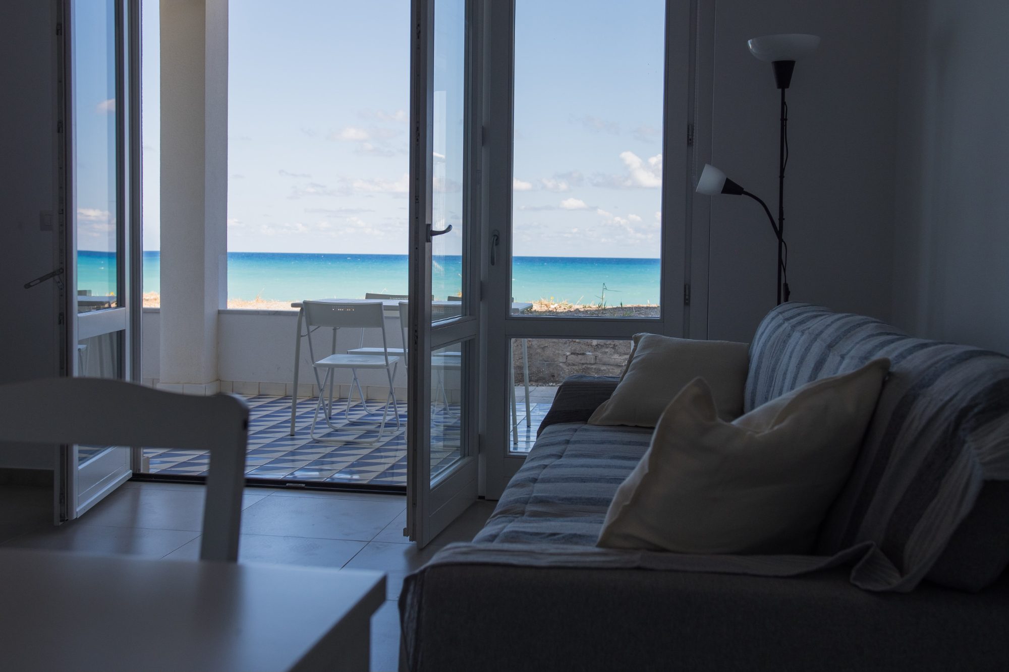 Soggiorno con vista mare